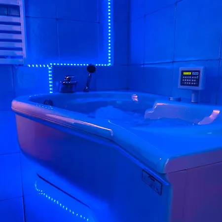 Lusso & Relax - 3 Camere, Jacuzzi, Parcheggio Turim