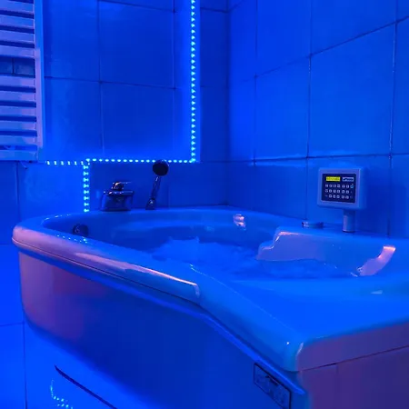 Lusso & Relax - 3 Camere, Jacuzzi, Parcheggio Daire