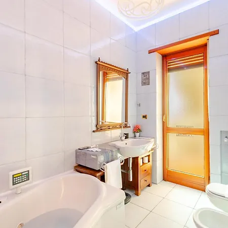 Lusso & Relax - 3 Camere, Jacuzzi, Parcheggio