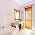 Lusso & Relax - 3 Camere, Jacuzzi, Parcheggio