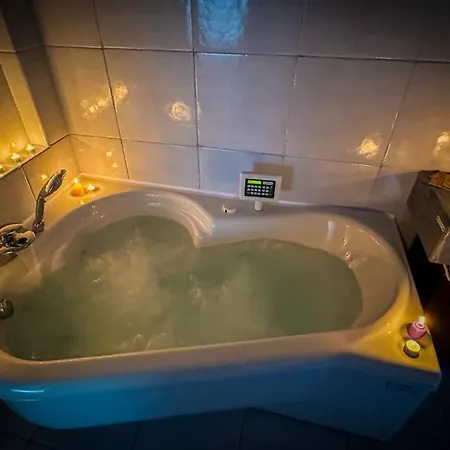 Lusso&relax - 3 Camere, Jacuzzi, Parcheggio Torino